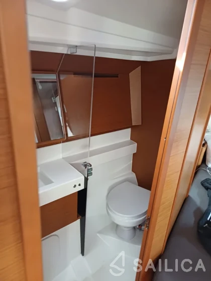 Sun Odyssey 410 - Yacht Charter Sailica