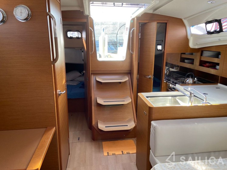 Sun Odyssey 380 - Yacht Charter Sailica