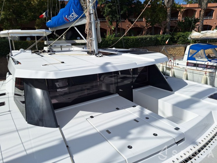 Leopard 42 - Yacht Charter Sailica