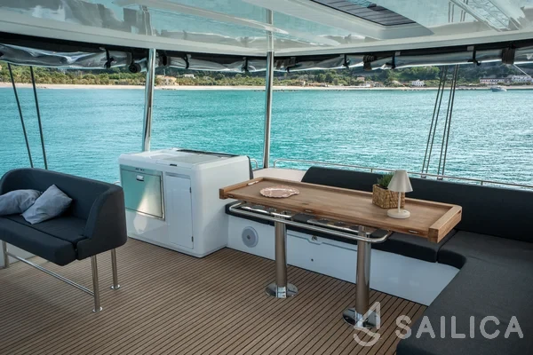 Lagoon 55 - Yacht Charter Sailica