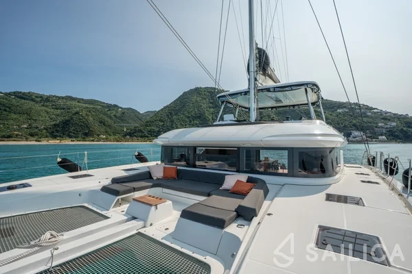 Lagoon 55 - Yacht Charter Sailica
