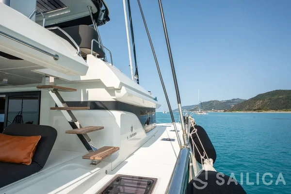 Lagoon 55 - Yacht Charter Sailica