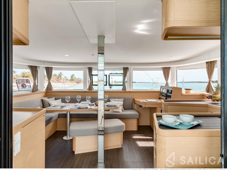 Lagoon 42 - Yacht Charter Sailica