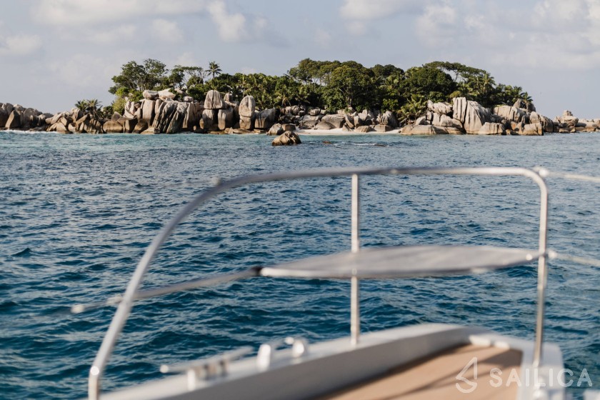 Lagoon Seventy 7 - Yacht Charter Sailica