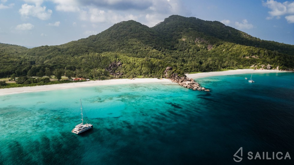 Lagoon Seventy 7 - Yacht Charter Sailica