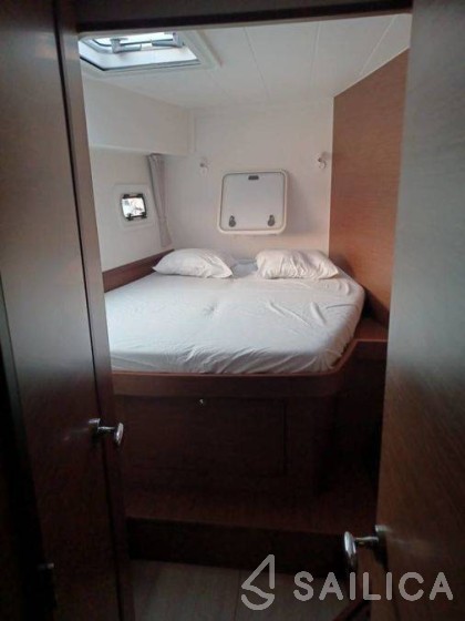 Lagoon 42 - Photo #16 Lagoon 42 - Yacht Charter Sailica
