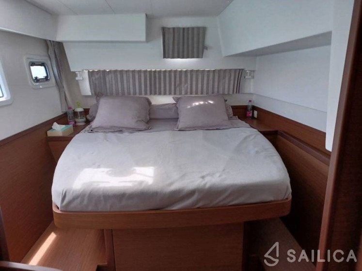 Lagoon 42 - Photo #17 Lagoon 42 - Yacht Charter Sailica