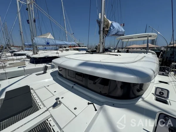 Lagoon 42 - Yacht Charter Sailica