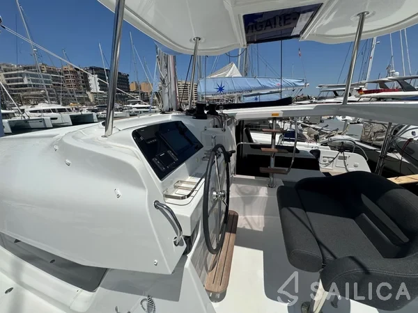 Lagoon 42 - Yacht Charter Sailica