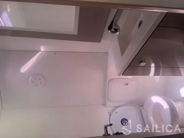 Isla 40 - Yacht Charter Sailica