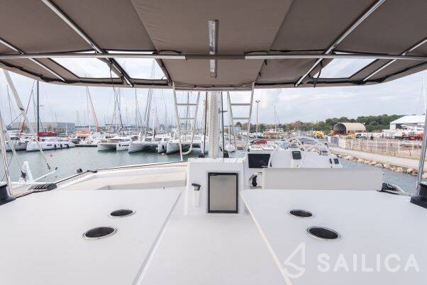 Bali 5.4. - Yacht Charter Sailica