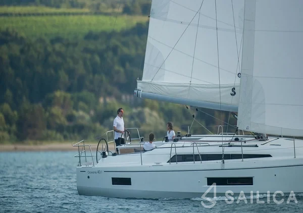 Oceanis 40.1 - Yacht Charter Sailica