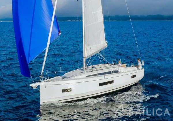 Oceanis 40.1 - Yacht Charter Sailica