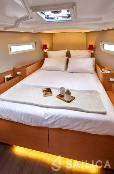 Sun Odyssey 410 - Yacht Charter Sailica