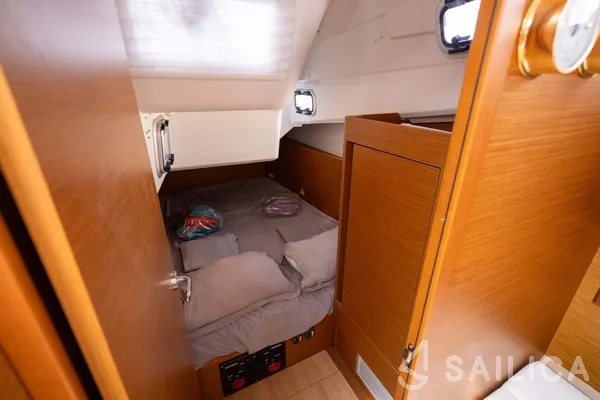 Sun Odyssey 410 - Yacht Charter Sailica