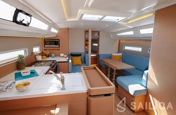 Sun Odyssey 410 - Yacht Charter Sailica