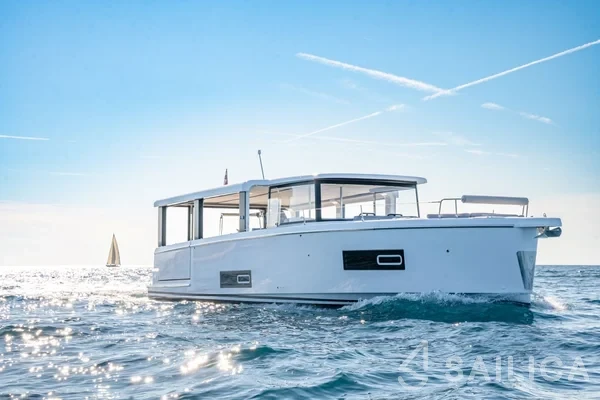 Custom Built - Yacht Charter Sailica
