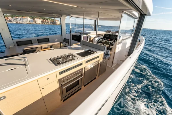 Custom Built - Yacht Charter Sailica