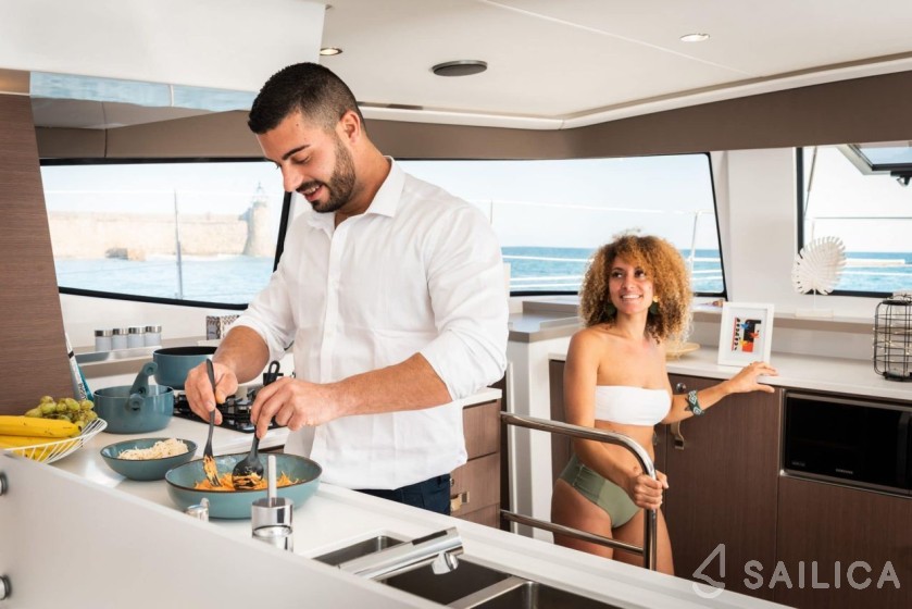 Bali 4.6 - Yacht Charter Sailica