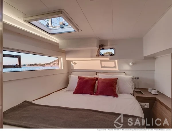 Lagoon 40 - Yacht Charter Sailica