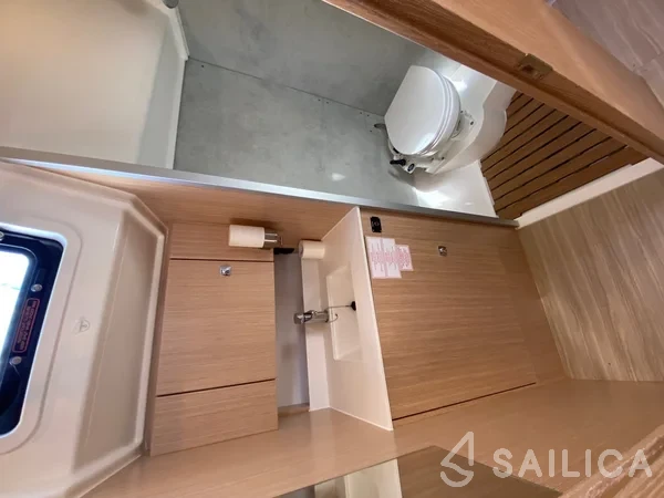 Bavaria C42 - Yacht Charter Sailica