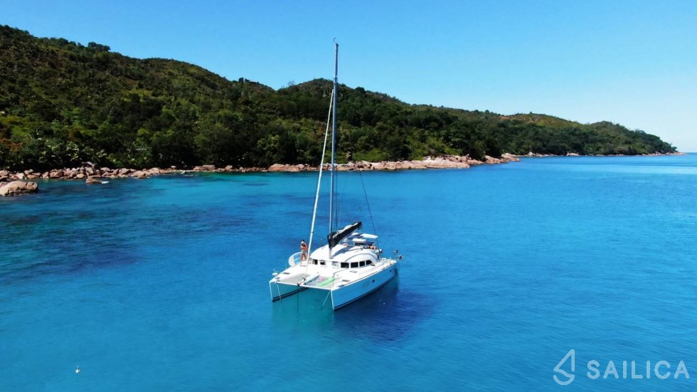 Lagoon 380 - Yacht Charter Sailica