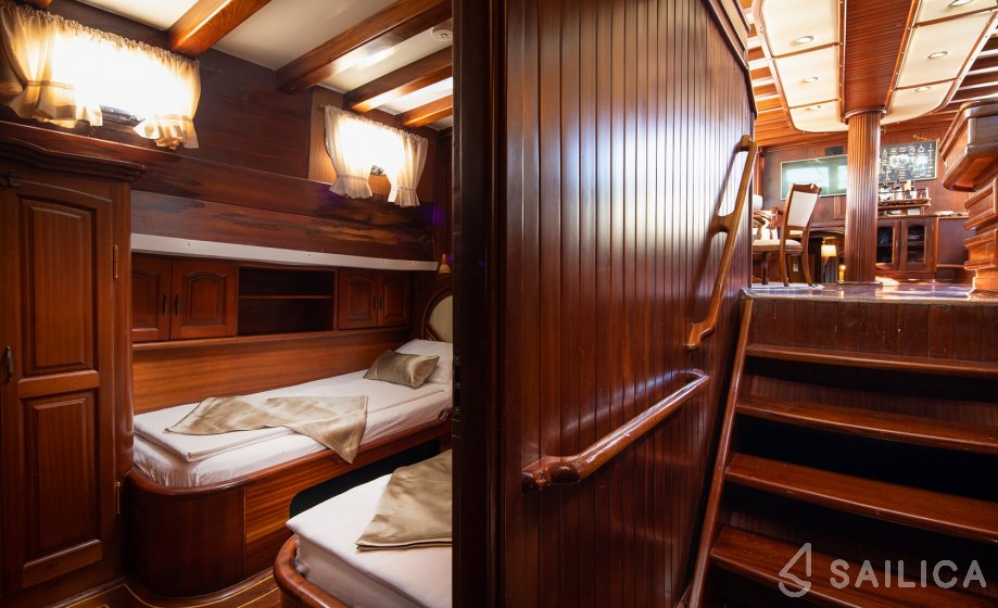 Gulet - Yacht Charter Sailica