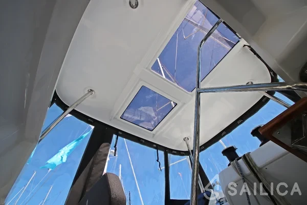 Lagoon 43 Power - Yacht Charter Sailica