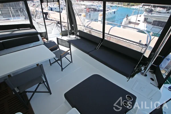 Lagoon 43 Power - Yacht Charter Sailica