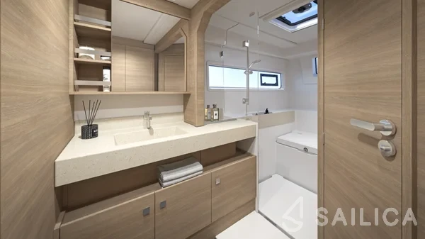 Lagoon 43 Power - Yacht Charter Sailica