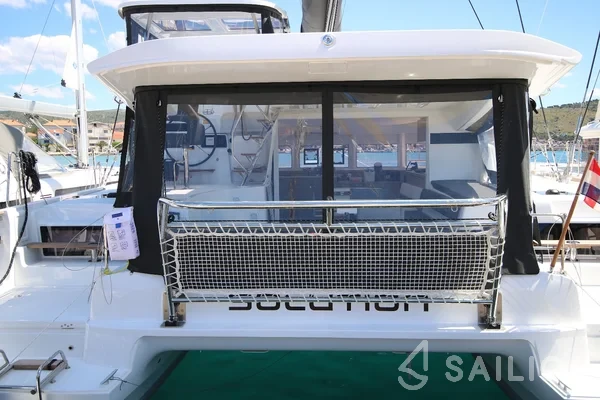 Lagoon 43 Power - Yacht Charter Sailica