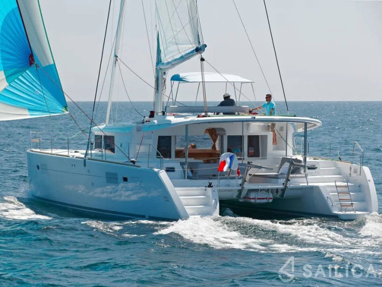 Lagoon 450  Flybridge - Yacht Charter Sailica