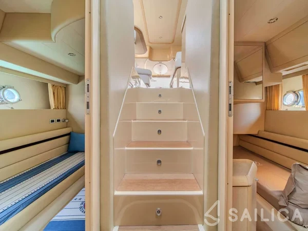 Ferretti 550 - Yacht Charter Sailica