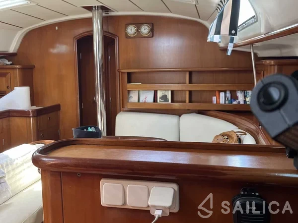 Oceanis 41.1 - Yacht Charter Sailica