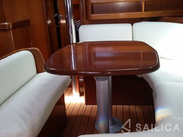 Oceanis 41.1 - Yacht Charter Sailica