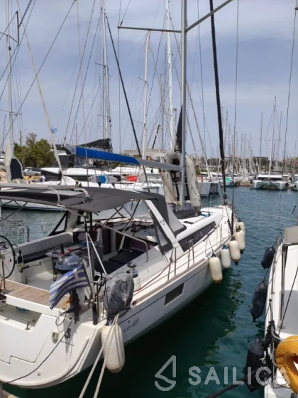 Oceanis 48 - Yacht Charter Sailica