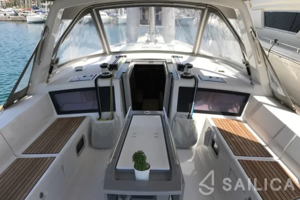 Oceanis 48 - Yacht Charter Sailica