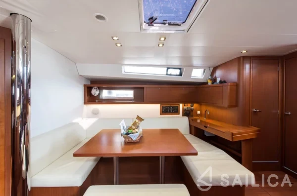 Oceanis 45 - Yacht Charter Sailica