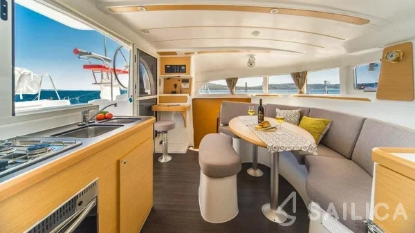 Lagoon 380 - Yacht Charter Sailica