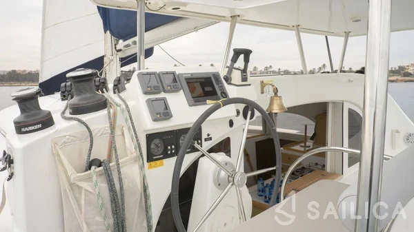 Lagoon 380 - Yacht Charter Sailica