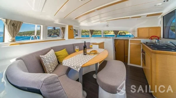 Lagoon 380 - Yacht Charter Sailica