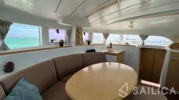 Lagoon 380 - Yacht Charter Sailica