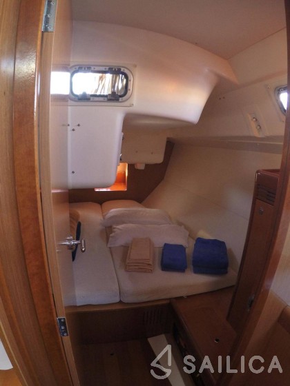 Oceanis 37 - Yacht Charter Sailica