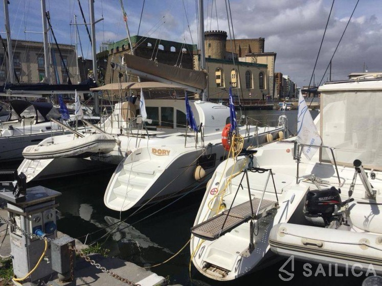 Lagoon 440 - Yacht Charter Sailica