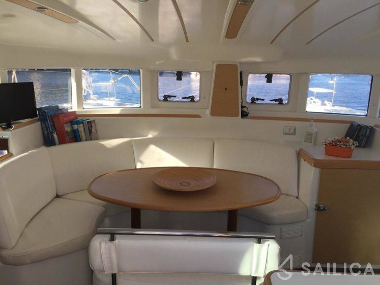 Lagoon 440 - Yacht Charter Sailica