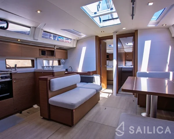 Oceanis 51.1 - Yacht Charter Sailica