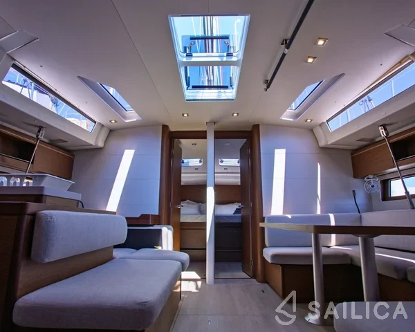 Oceanis 51.1 - Yacht Charter Sailica
