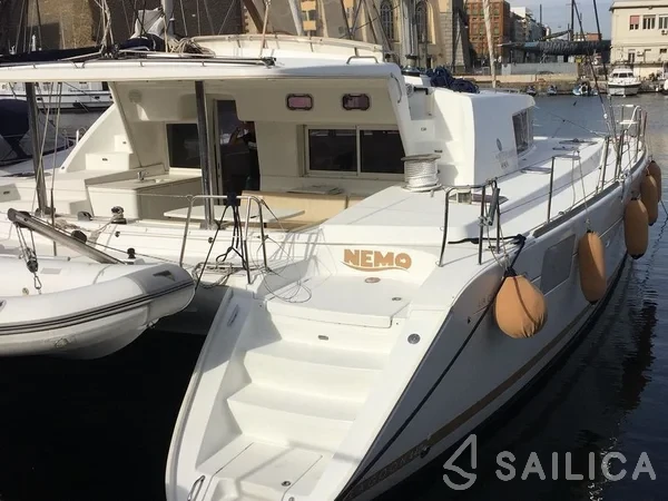 Lagoon 450  Flybridge - Yacht Charter Sailica
