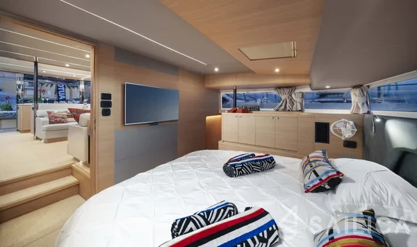 Aquila 54 - Yacht Charter Sailica
