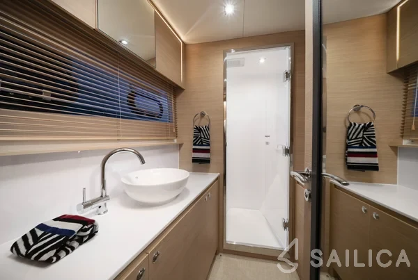 Aquila 54 - Yacht Charter Sailica